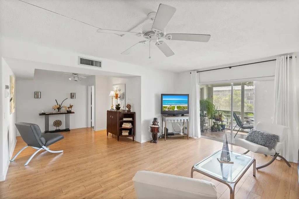 25 SE 13th Street Boca Raton FL 33432