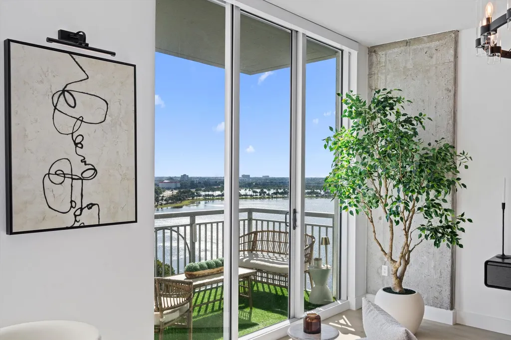 300 S Australian Avenue West Palm Beach FL 33401