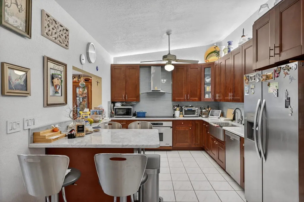 1935 SE 25th Avenue Fort Lauderdale FL 33316