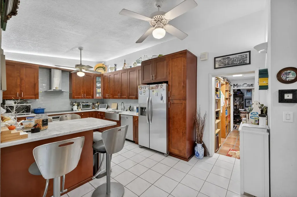 1935 SE 25th Avenue Fort Lauderdale FL 33316
