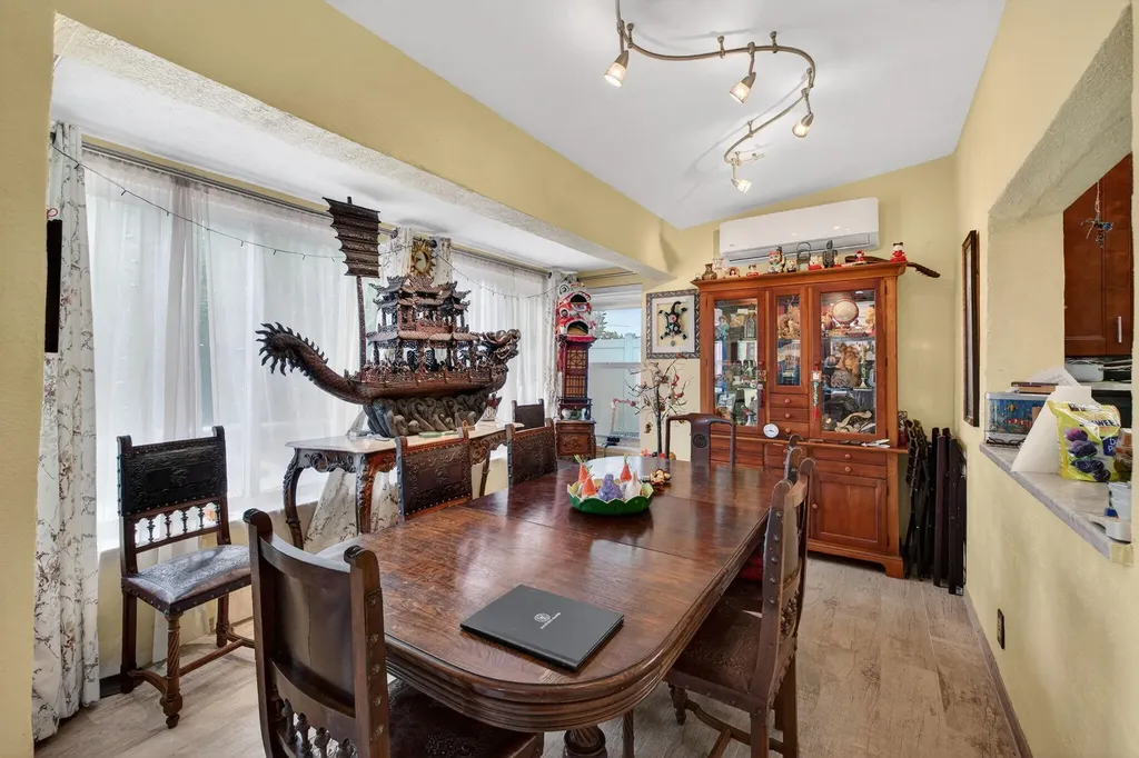 1935 SE 25th Avenue Fort Lauderdale FL 33316