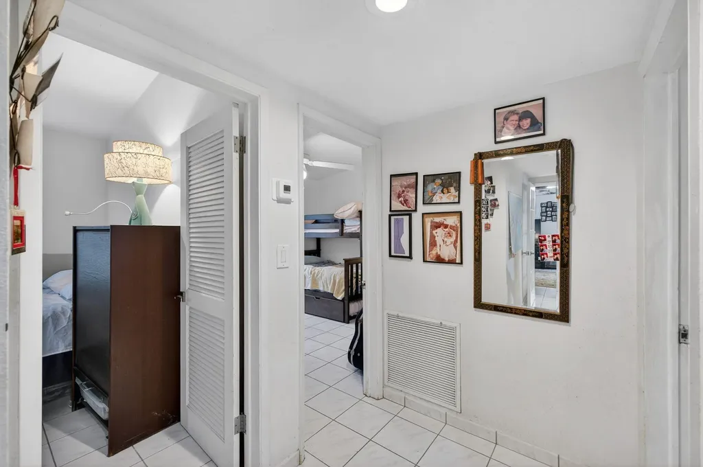1935 SE 25th Avenue Fort Lauderdale FL 33316