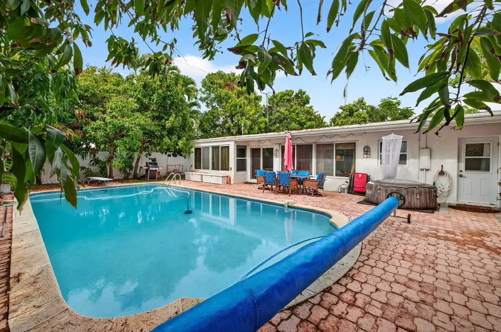 1935 SE 25th Avenue Fort Lauderdale FL 33316