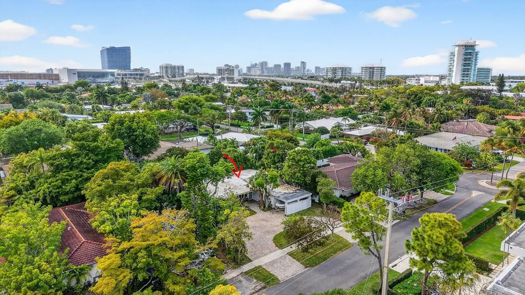 1935 SE 25th Avenue Fort Lauderdale FL 33316