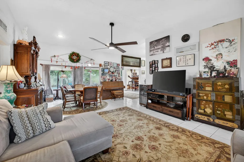 1935 SE 25th Avenue Fort Lauderdale FL 33316