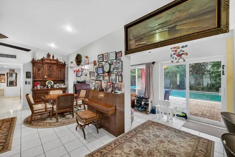 1935 SE 25th Avenue Fort Lauderdale FL 33316