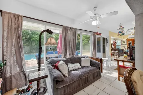 1935 SE 25th Avenue Fort Lauderdale FL 33316