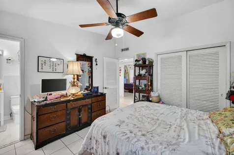 1935 SE 25th Avenue Fort Lauderdale FL 33316