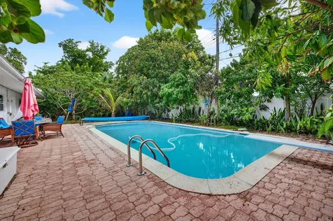1935 SE 25th Avenue Fort Lauderdale FL 33316
