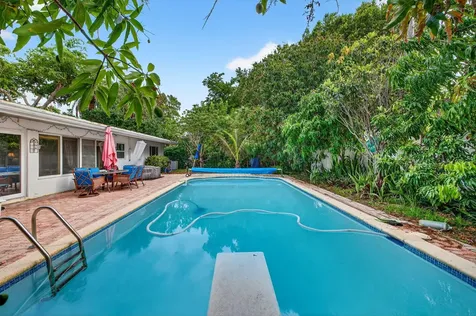 1935 SE 25th Avenue Fort Lauderdale FL 33316