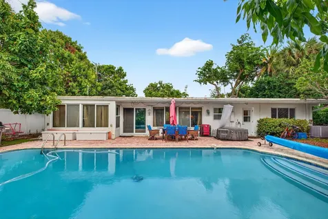 1935 SE 25th Avenue Fort Lauderdale FL 33316