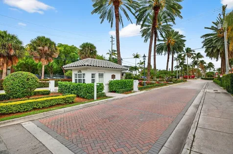 1935 SE 25th Avenue Fort Lauderdale FL 33316