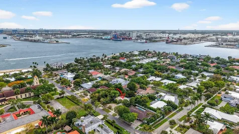 1935 SE 25th Avenue Fort Lauderdale FL 33316