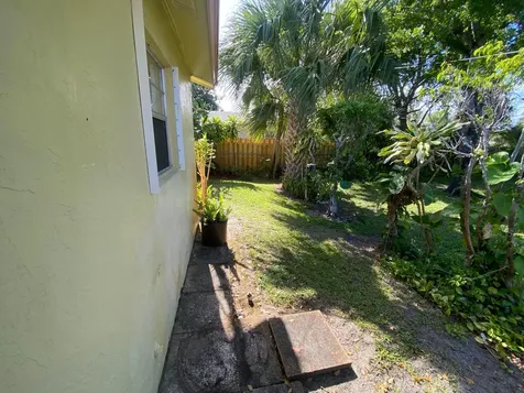 1104 NE 3rd Avenue Delray Beach FL 33444