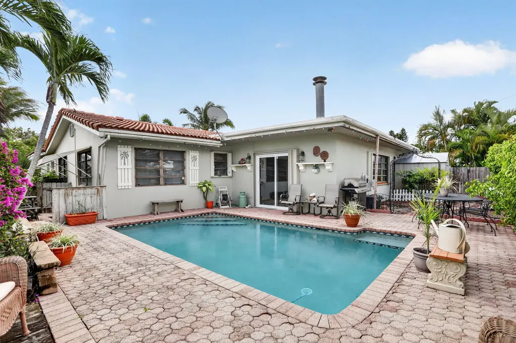 1931 NE 27th Street Lighthouse Point FL 33064