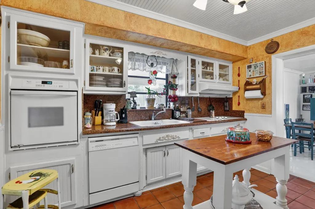 1931 NE 27th Street Lighthouse Point FL 33064