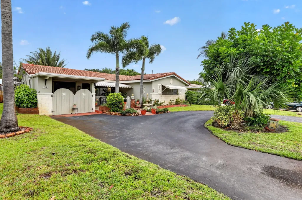 1931 NE 27th Street Lighthouse Point FL 33064