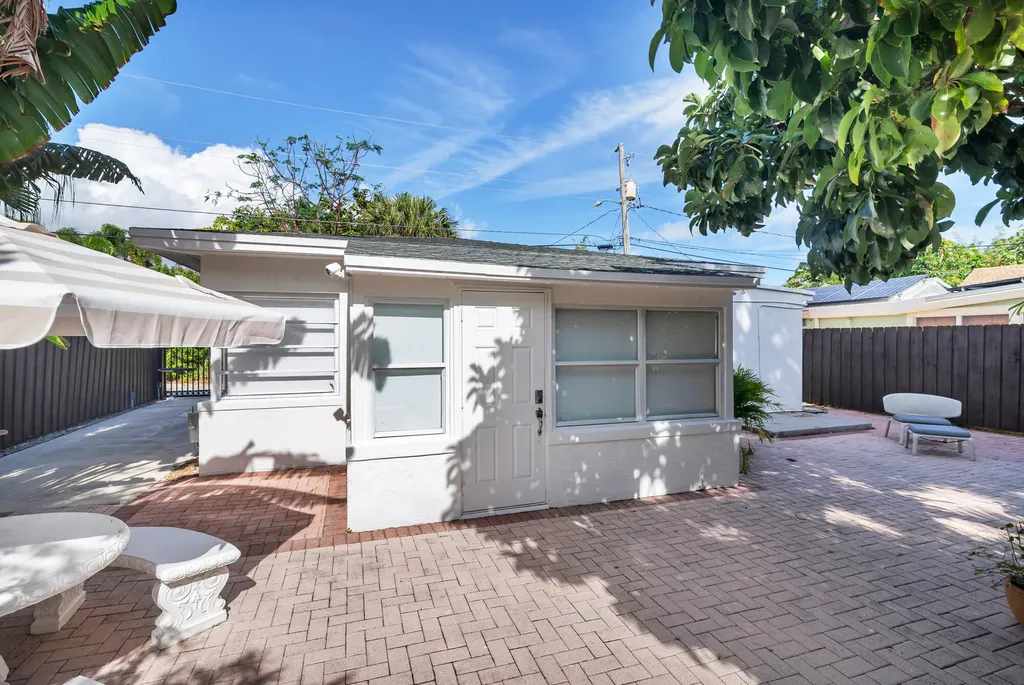 439 28th Street West Palm Beach FL 33407
