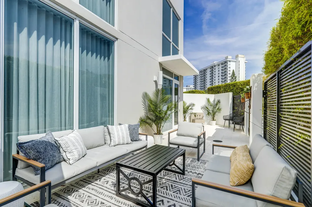 401 N Birch Road Fort Lauderdale FL 33304