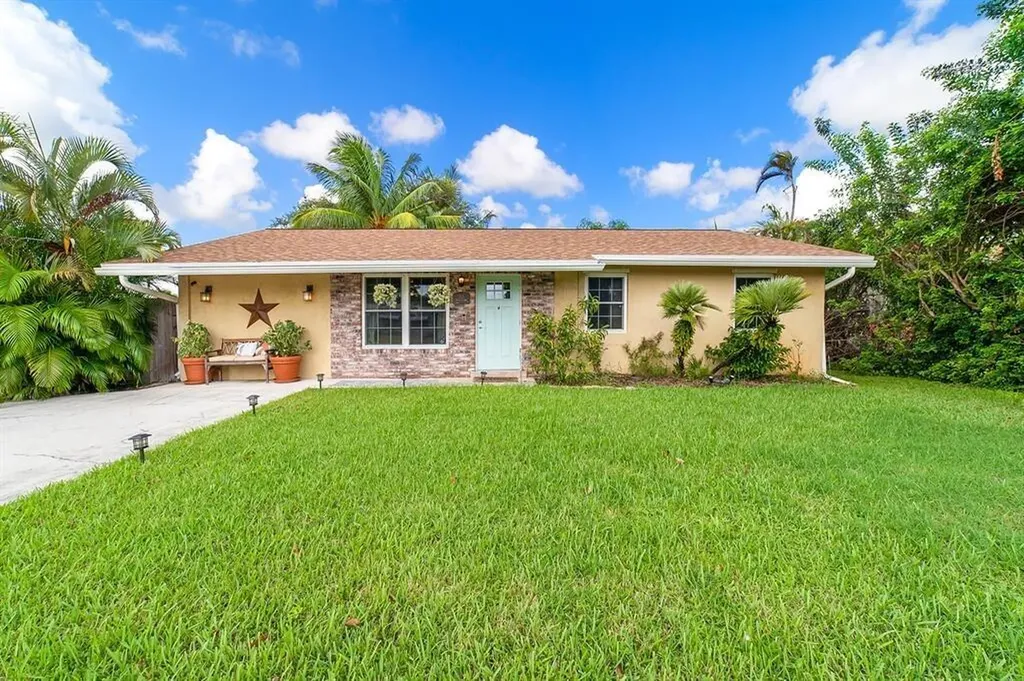 913 NW 8th Street Boynton Beach FL 33426