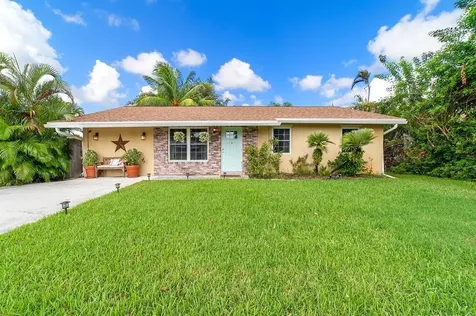 913 NW 8th Street Boynton Beach FL 33426