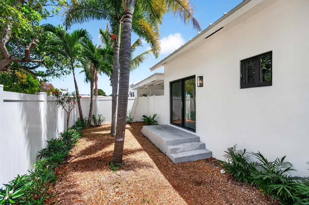 517 NW 1st Street Delray Beach FL 33444