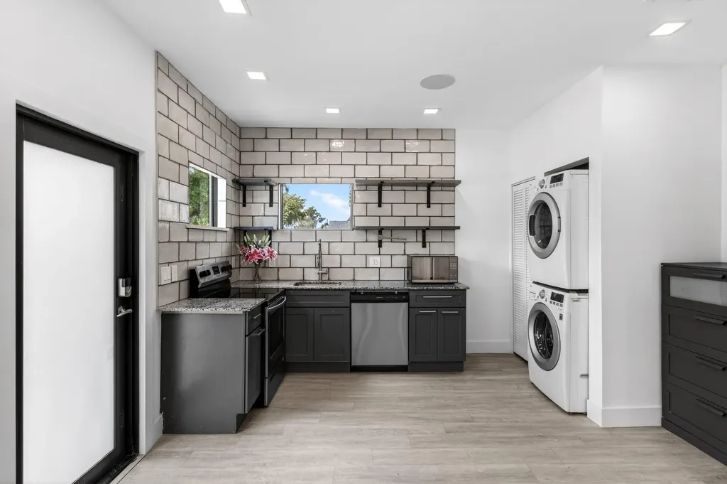 517 NW 1st Street Delray Beach FL 33444