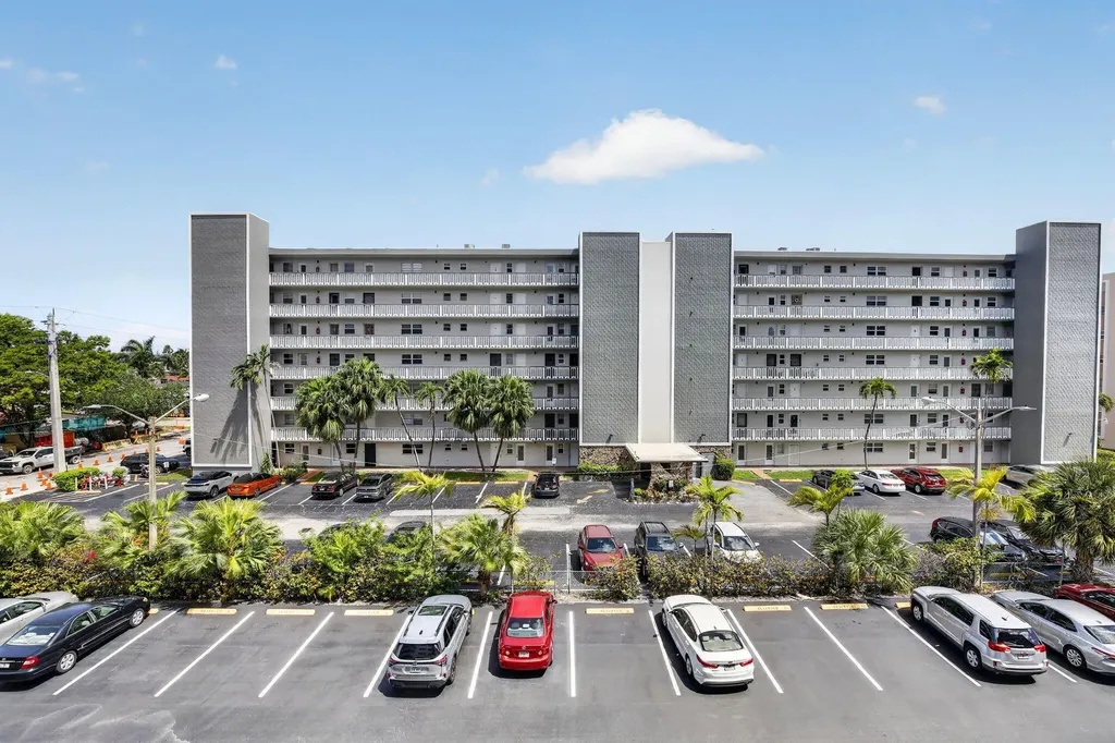400 NE 12th Avenue Hallandale Beach FL 33009