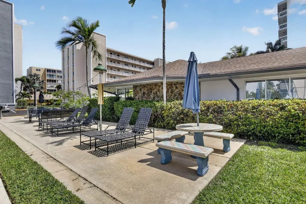 400 NE 12th Avenue Hallandale Beach FL 33009