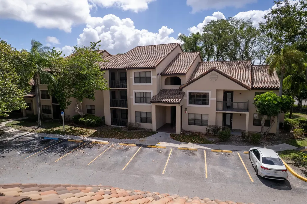 4201 W Mcnab Road Pompano Beach FL 33069