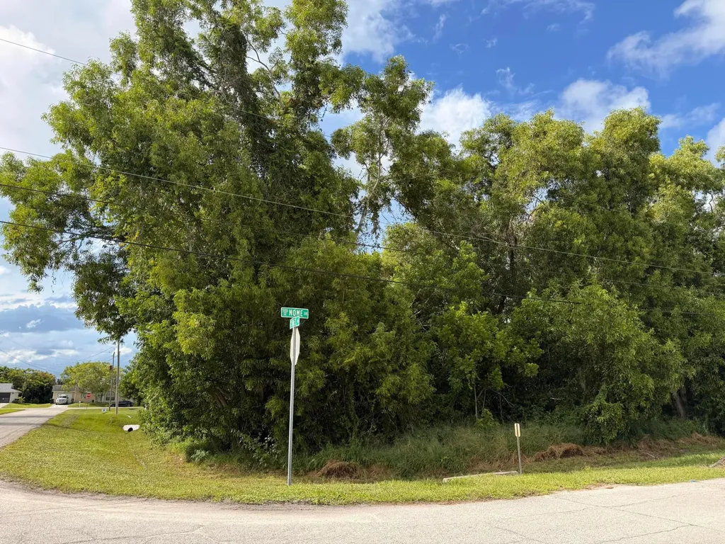 574 SE Nome Drive Port St Lucie FL 34984