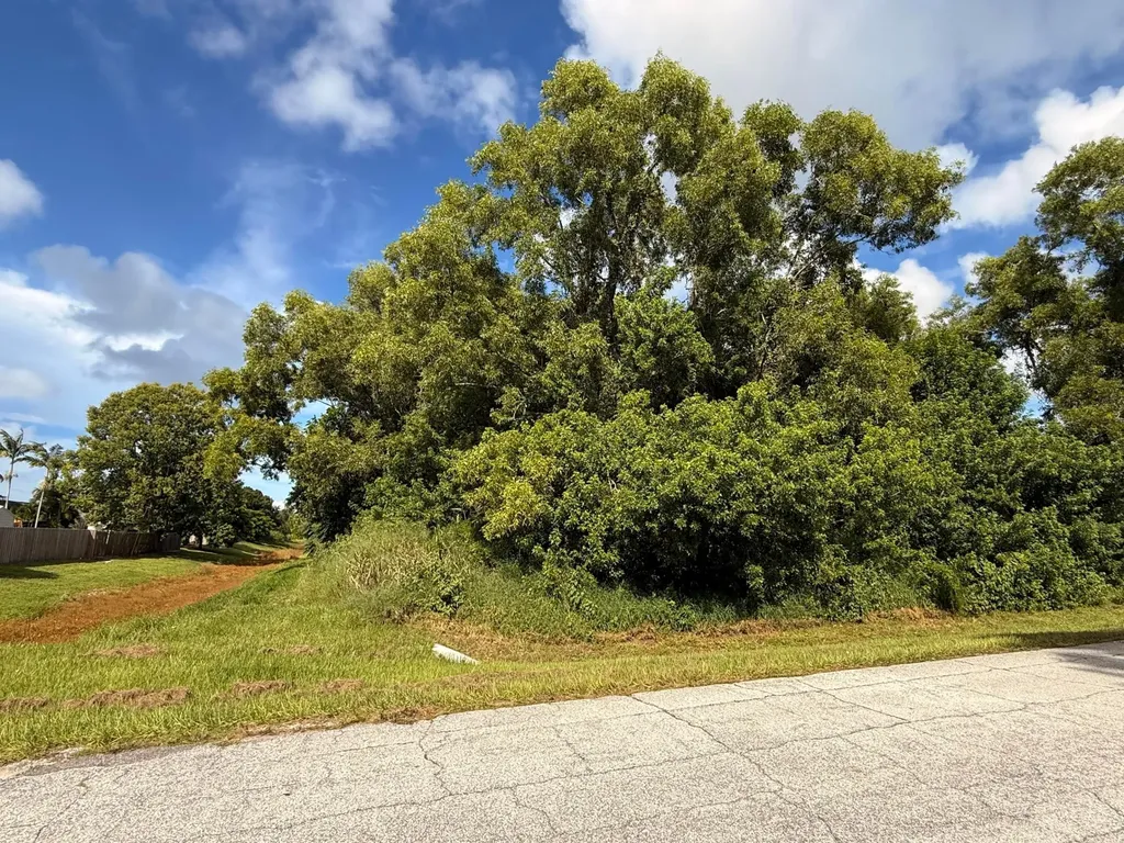 574 SE Nome Drive Port St Lucie FL 34984