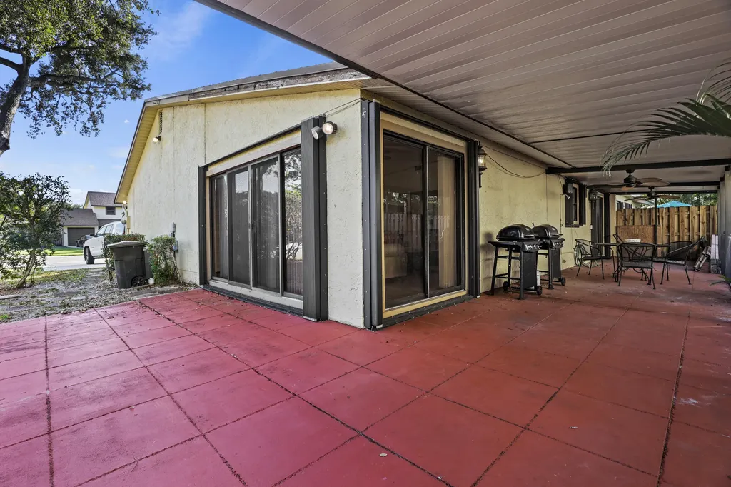 1089 Raintree Drive Palm Beach Gardens FL 33410
