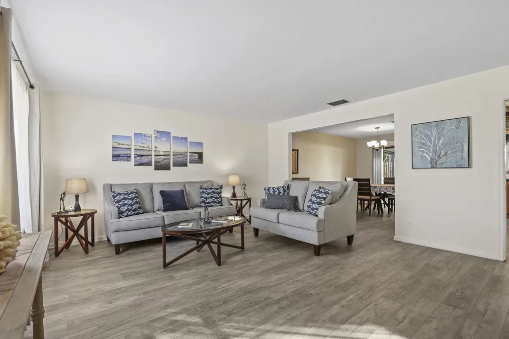 1089 Raintree Drive Palm Beach Gardens FL 33410