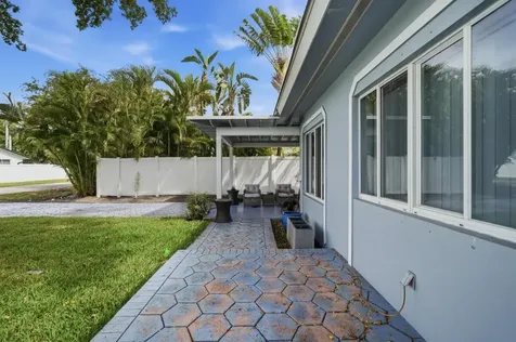 712 NE 10th Avenue Pompano Beach FL 33060