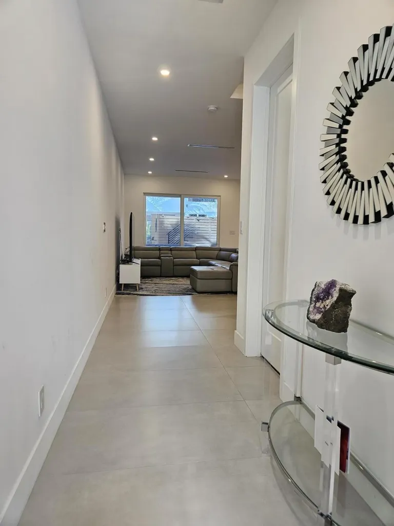 2275 SE 7th Street Pompano Beach FL 33062