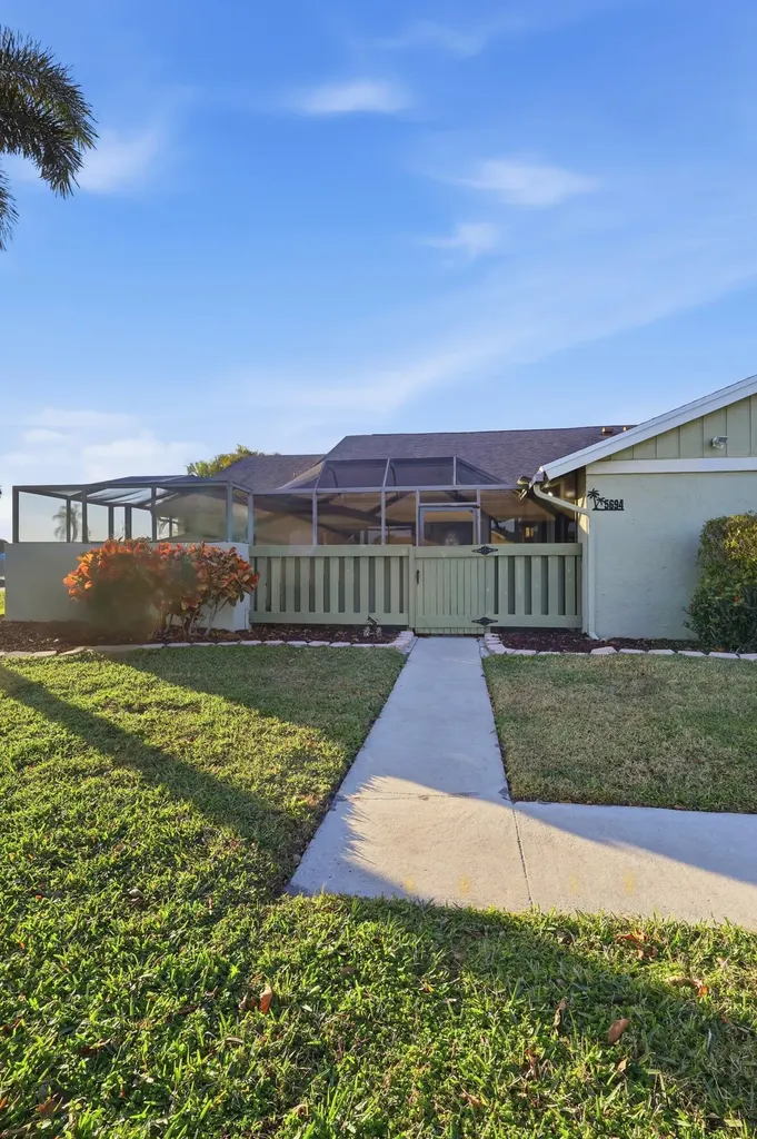 5694 Northpointe Lane Boynton Beach FL 33437