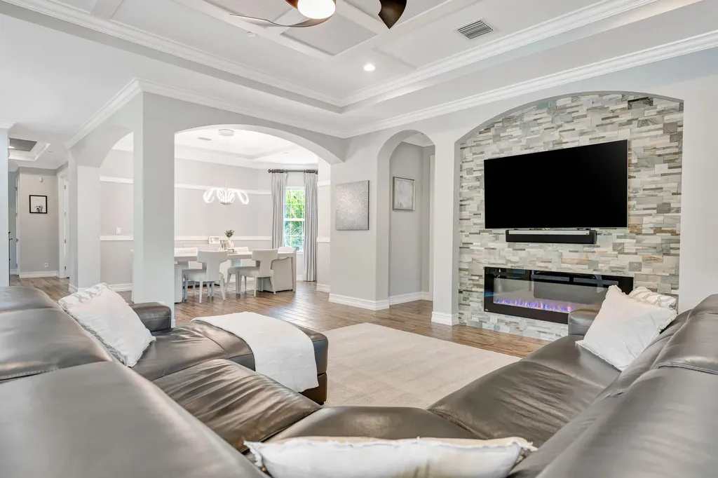 187 Tresana Boulevard Jupiter FL 33478