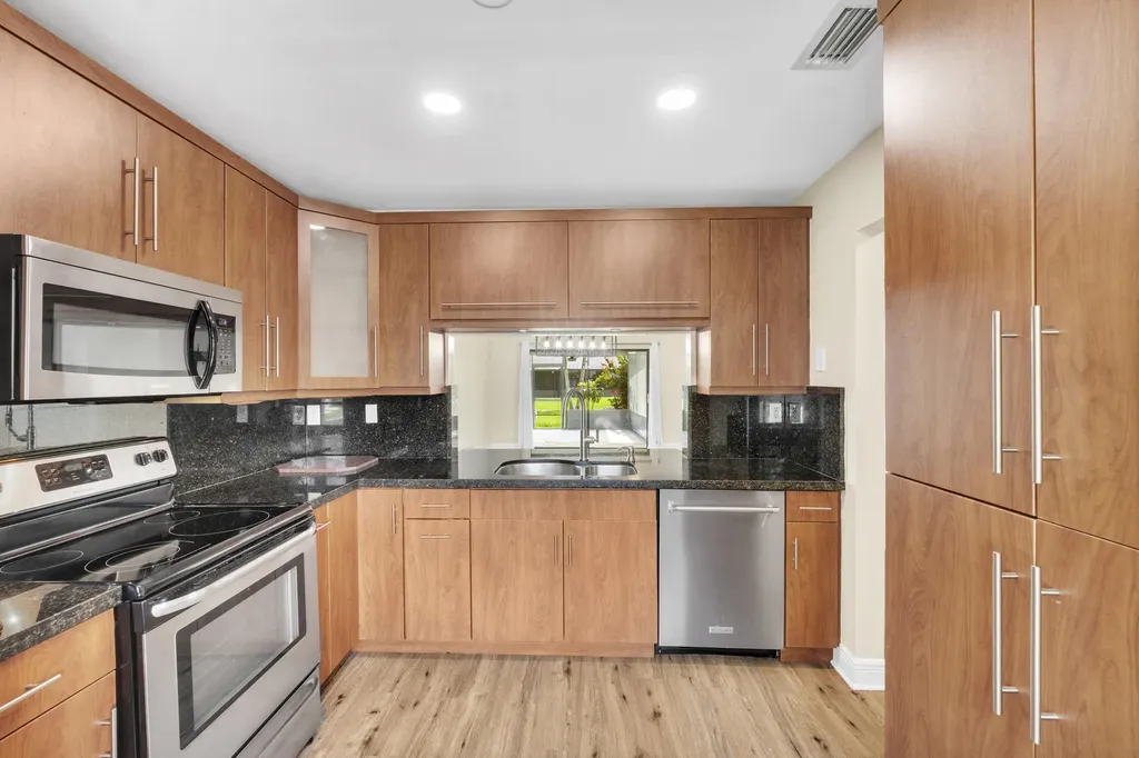 10723 NW 10th Street Pembroke Pines FL 33026