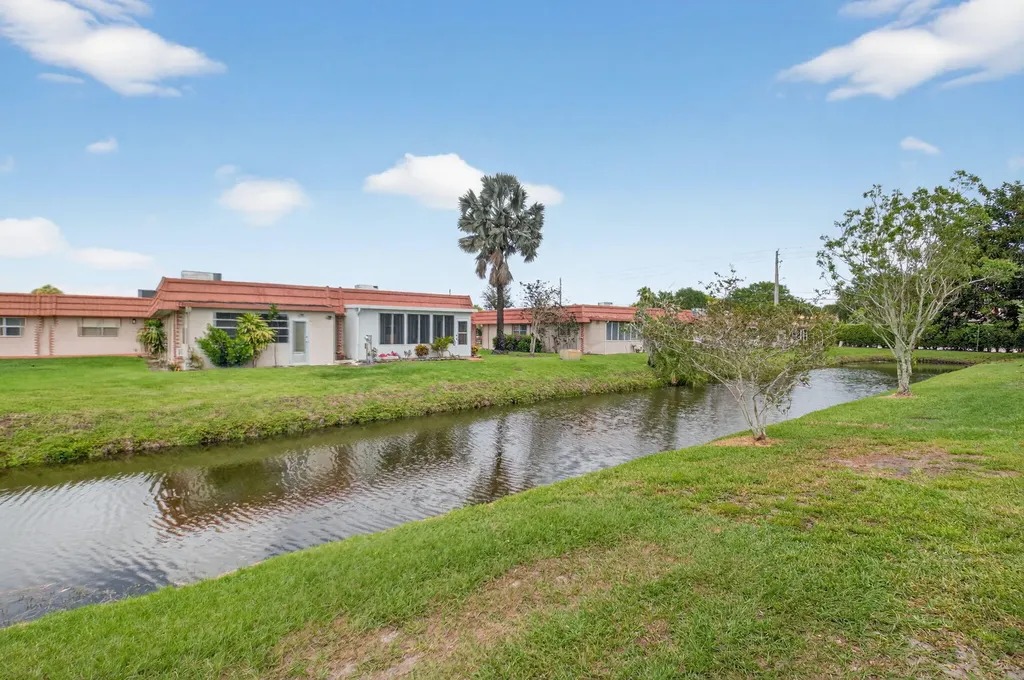 155 Seville G Delray Beach FL 33446