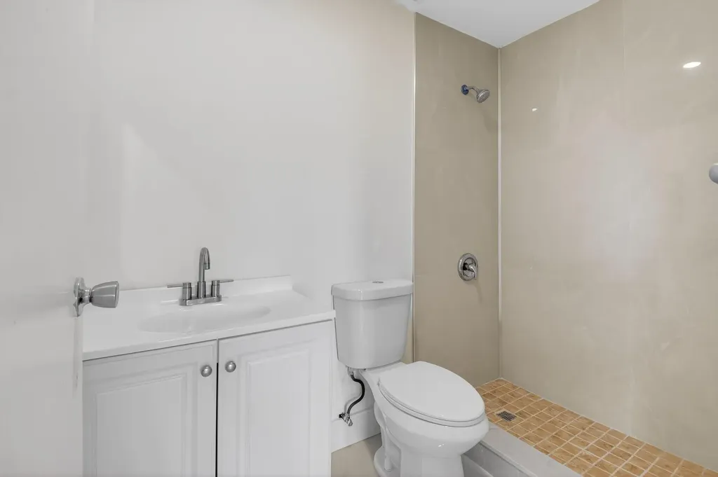 155 Seville G Delray Beach FL 33446