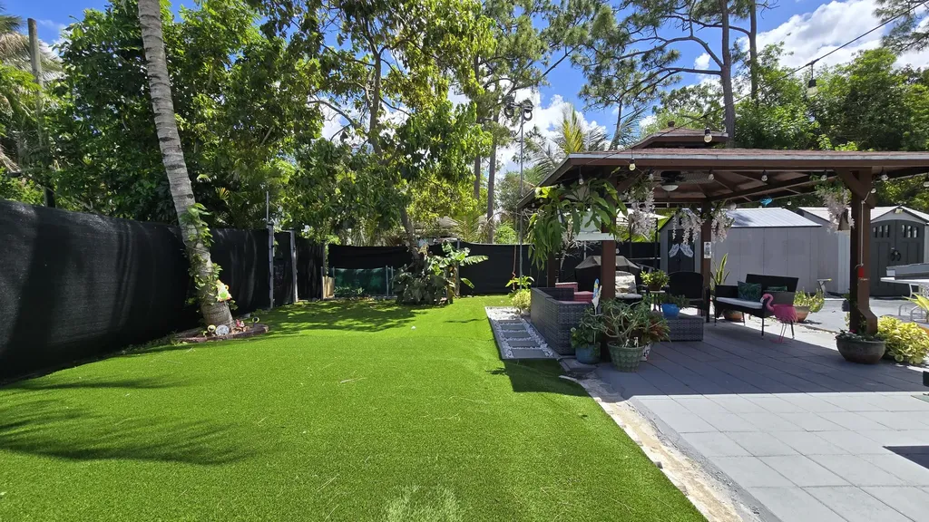 5984 Orange Road West Palm Beach FL 33413