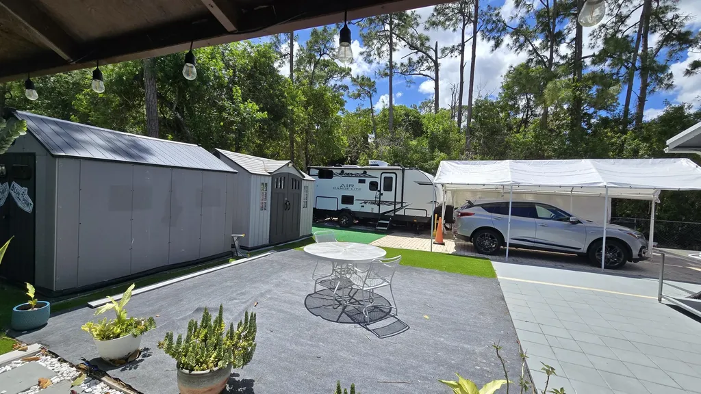 5984 Orange Road West Palm Beach FL 33413