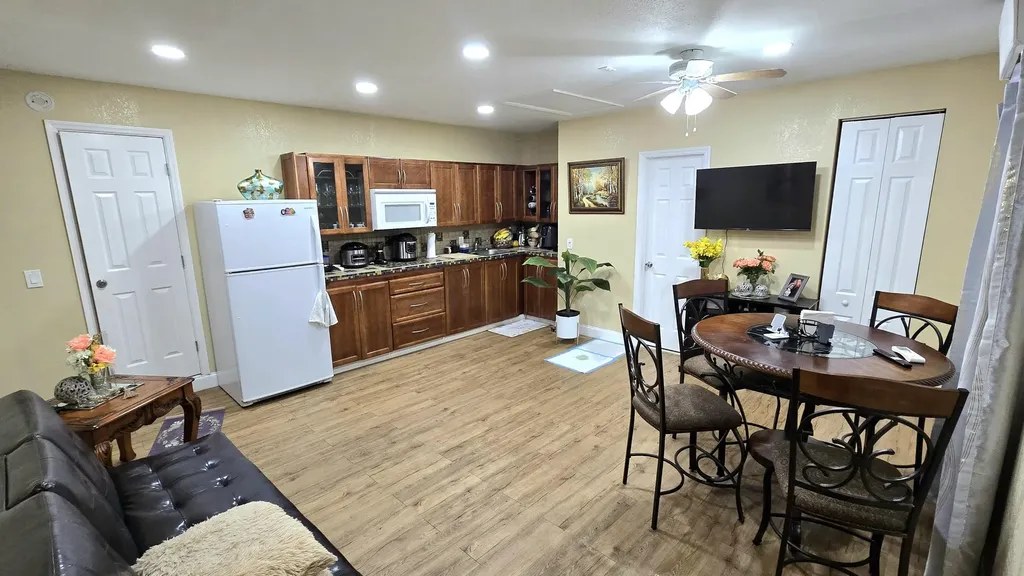 5984 Orange Road West Palm Beach FL 33413