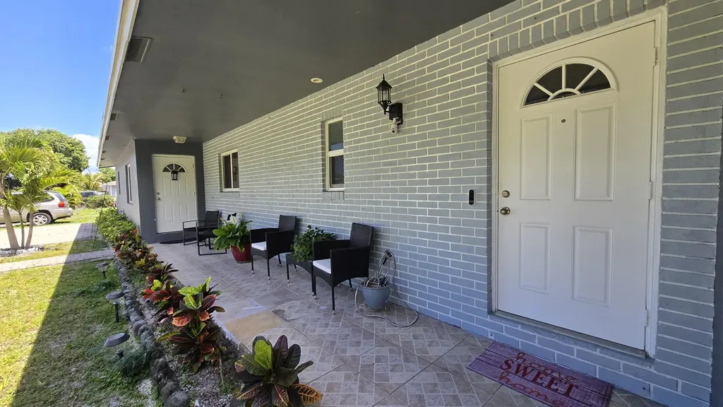 5984 Orange Road West Palm Beach FL 33413