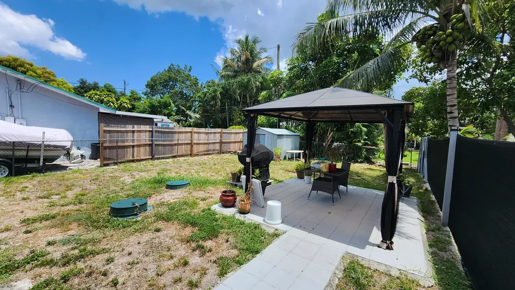5984 Orange Road West Palm Beach FL 33413