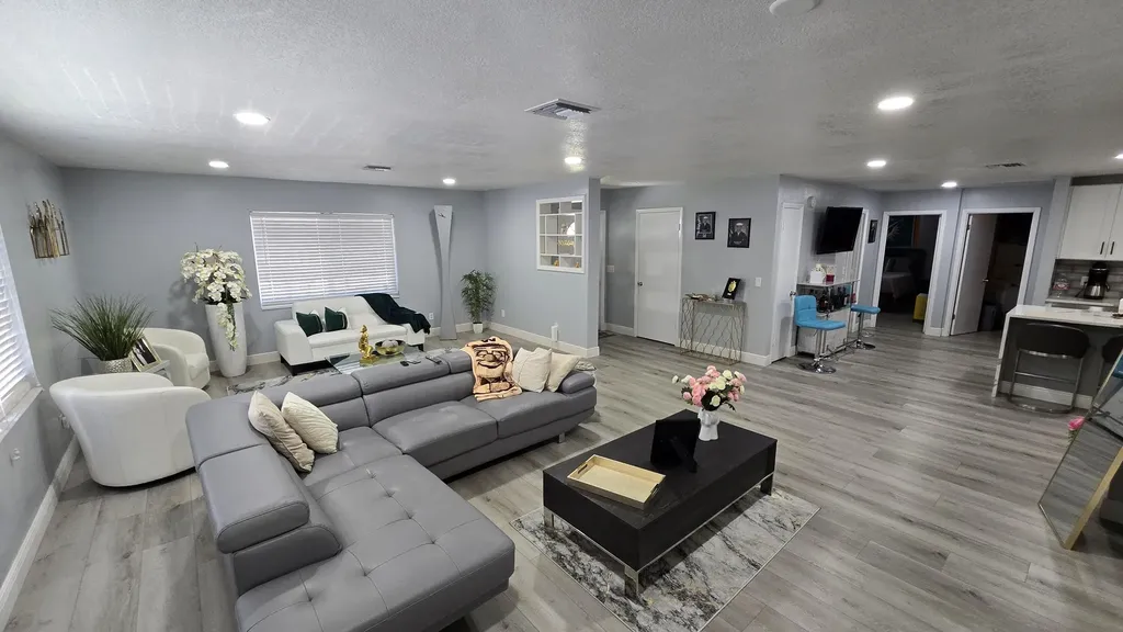 5984 Orange Road West Palm Beach FL 33413