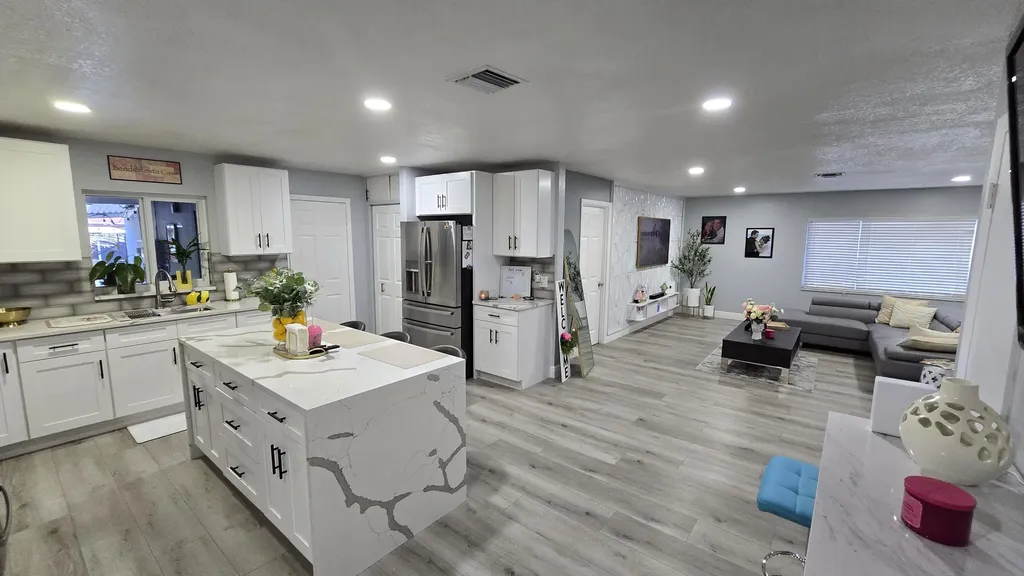 5984 Orange Road West Palm Beach FL 33413