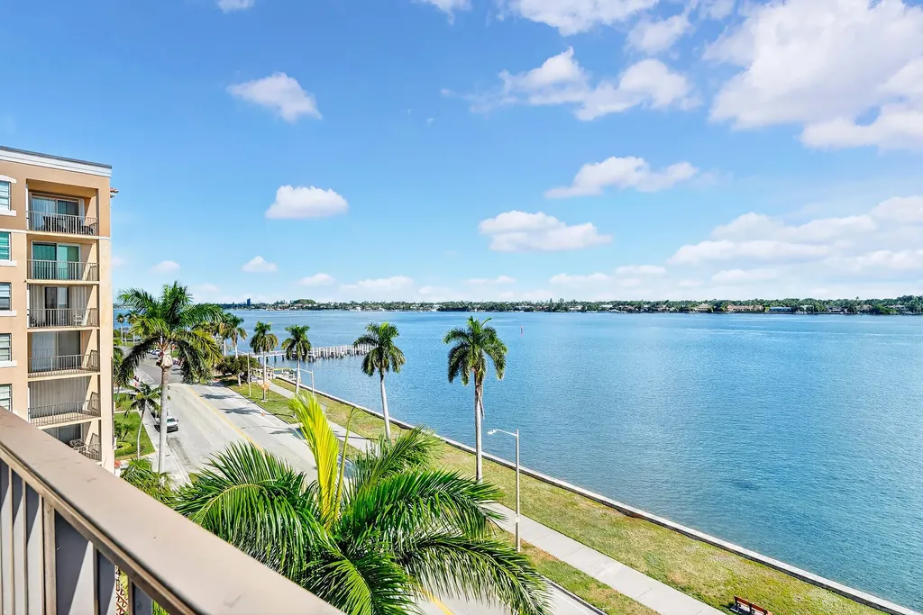 1801 N Flagler #701 Drive West Palm Beach FL 33407