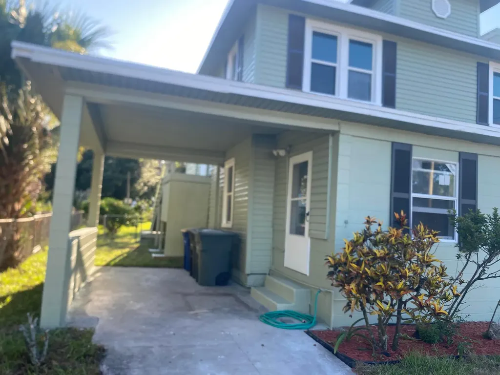 319 N 11th Street Fort Pierce FL 34950